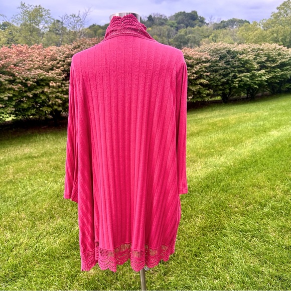 ROAMAN's Plus Size Crochet Trim Cardigan - Picture 11 of 16